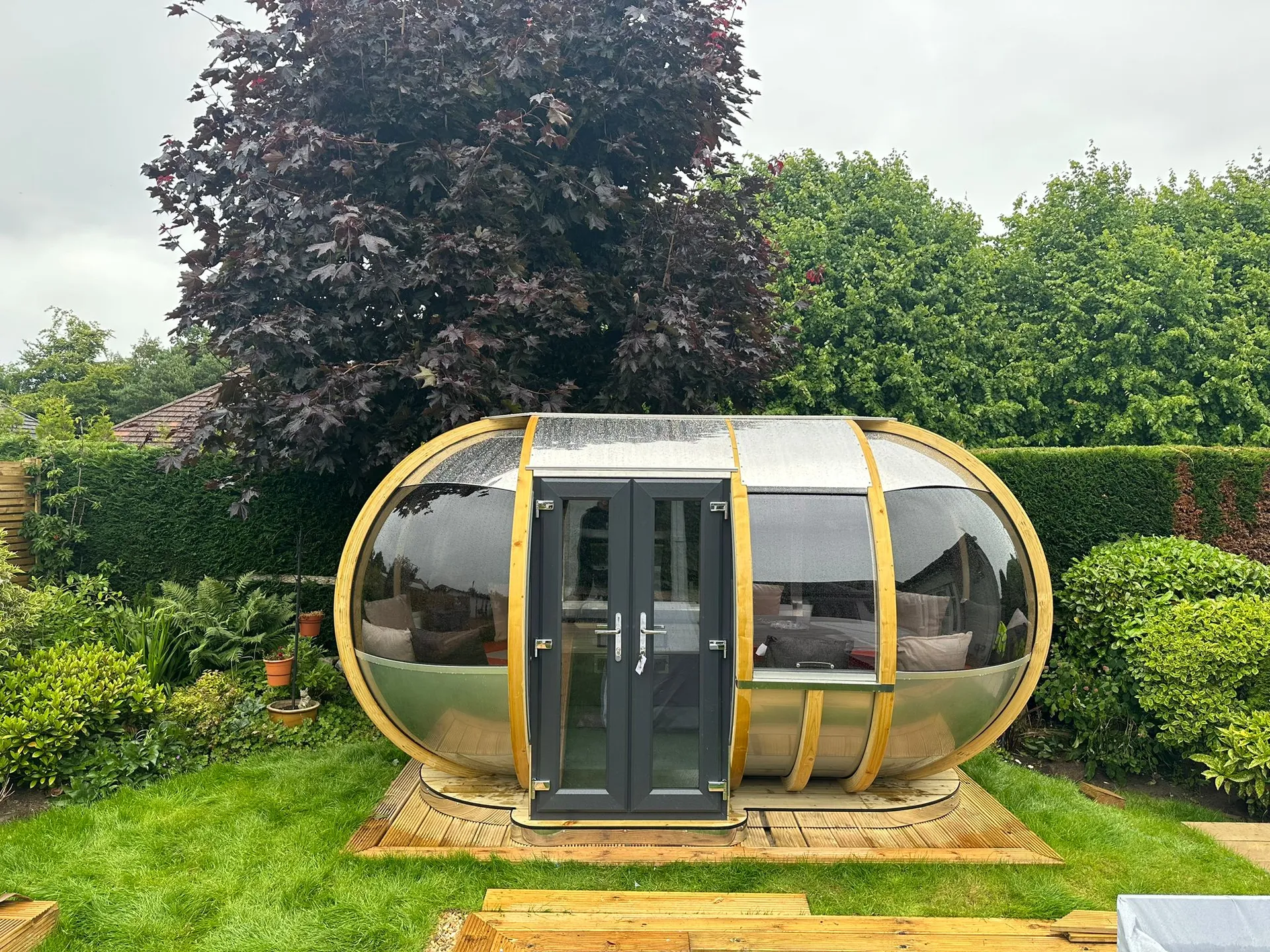 Off-Set Oval Pod