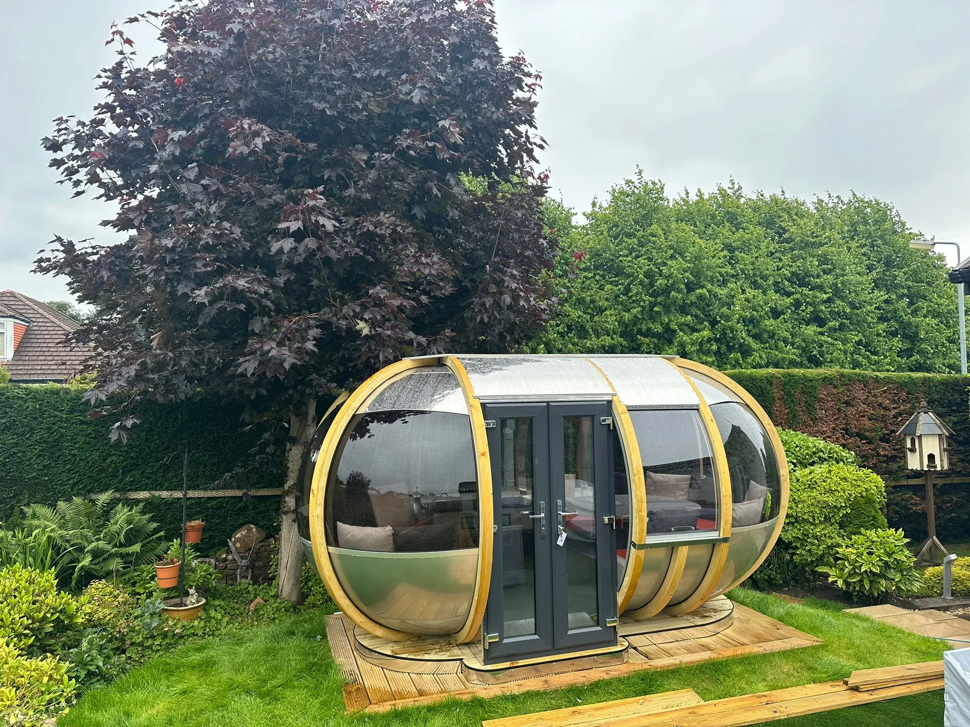 Off-Set Oval Pod