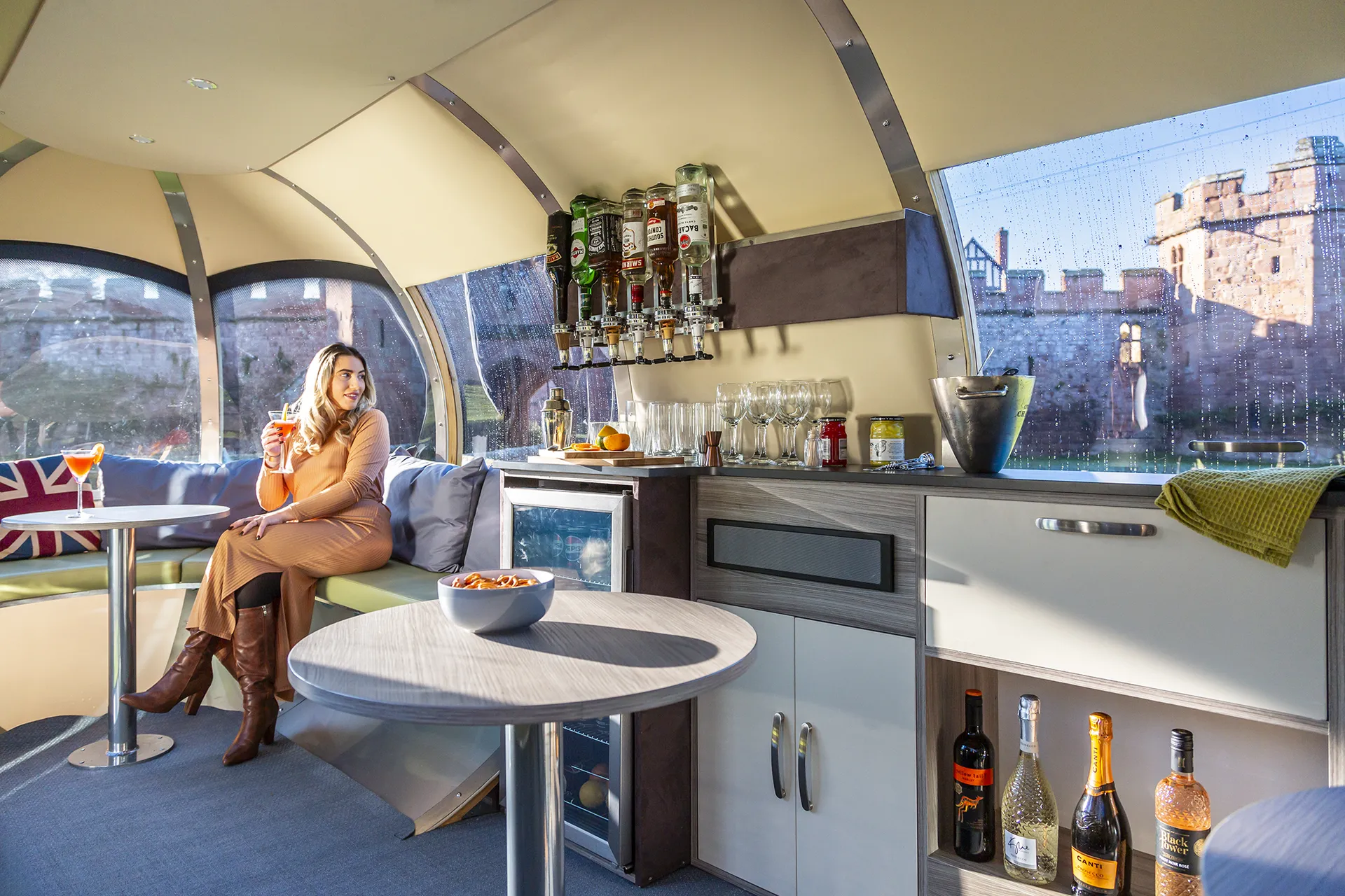 Bar Oval Pod