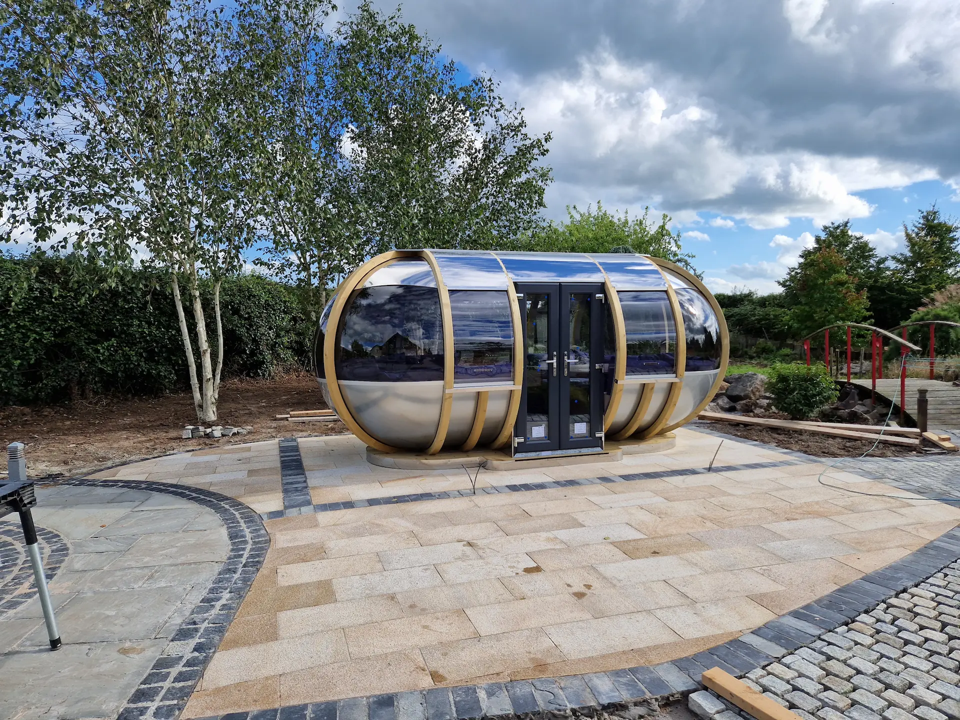 Extended Oval Pod