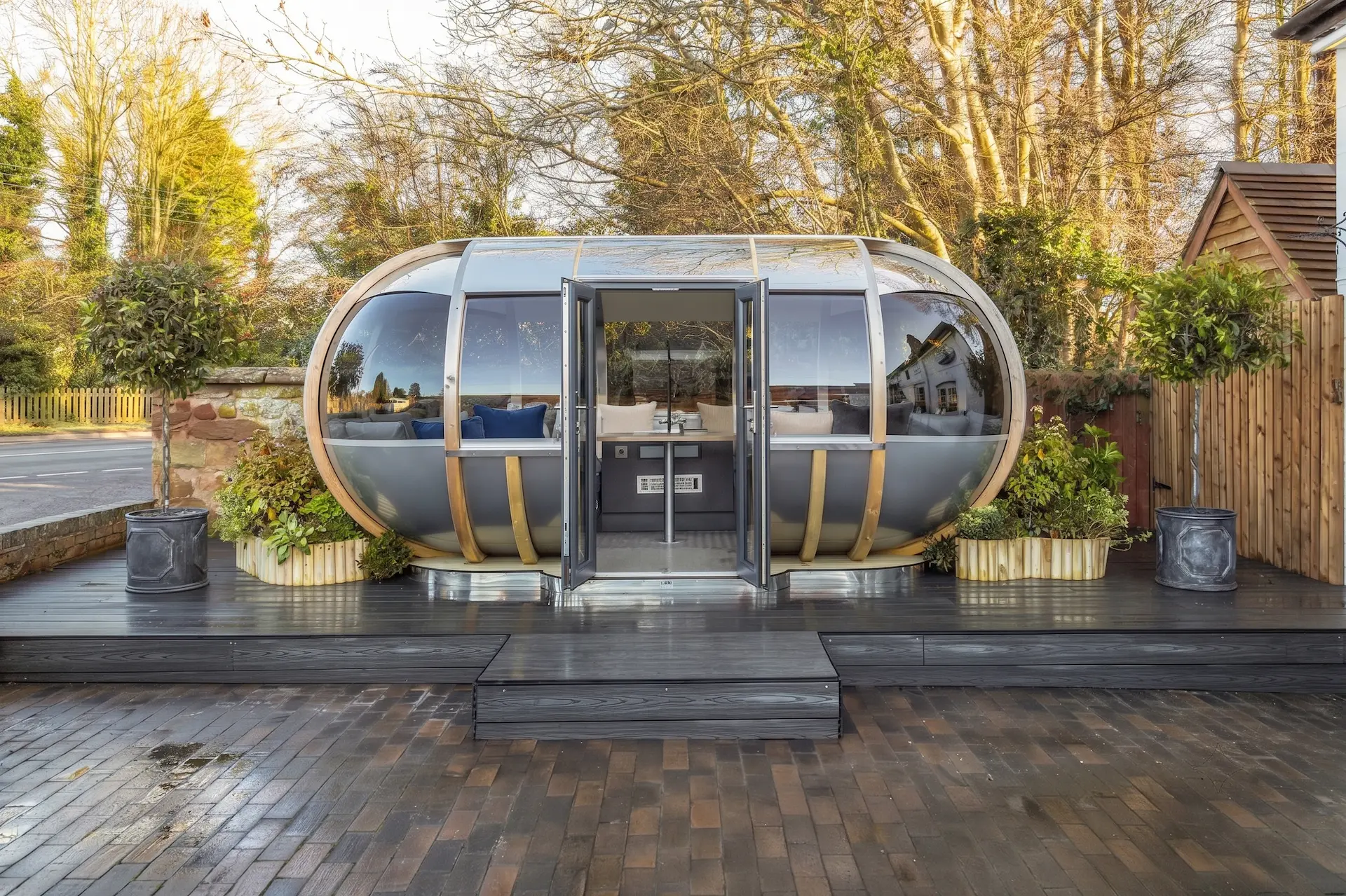 Extended Oval Pod
