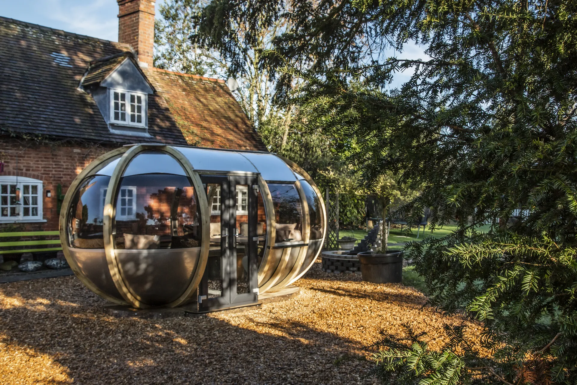 Off-Set Oval Pod