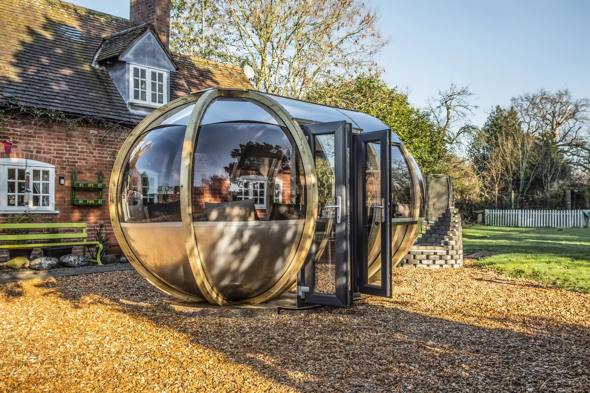 Off-Set Oval Pod