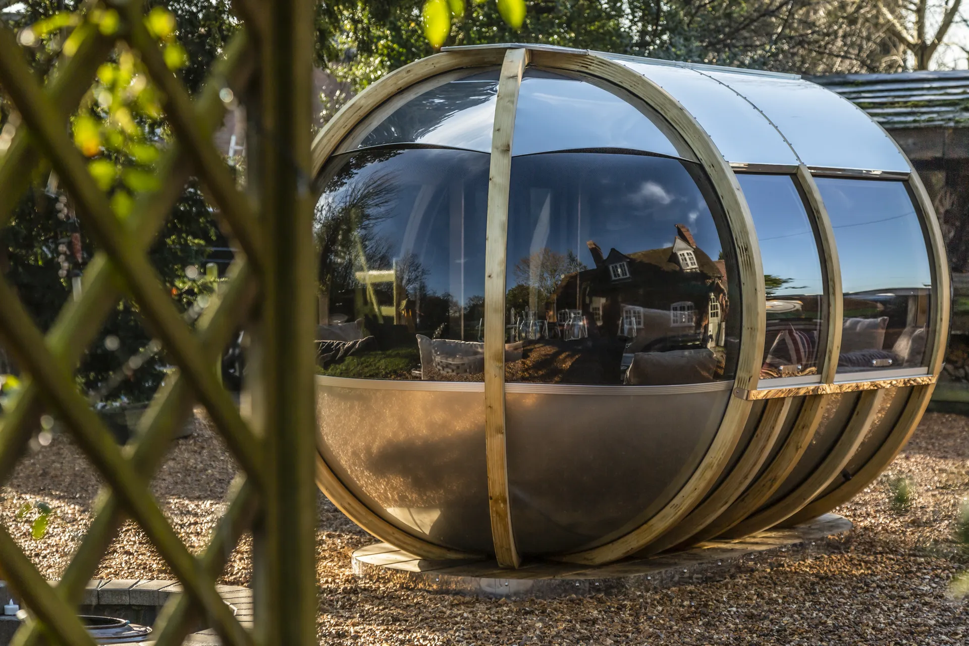 Off-Set Oval Pod