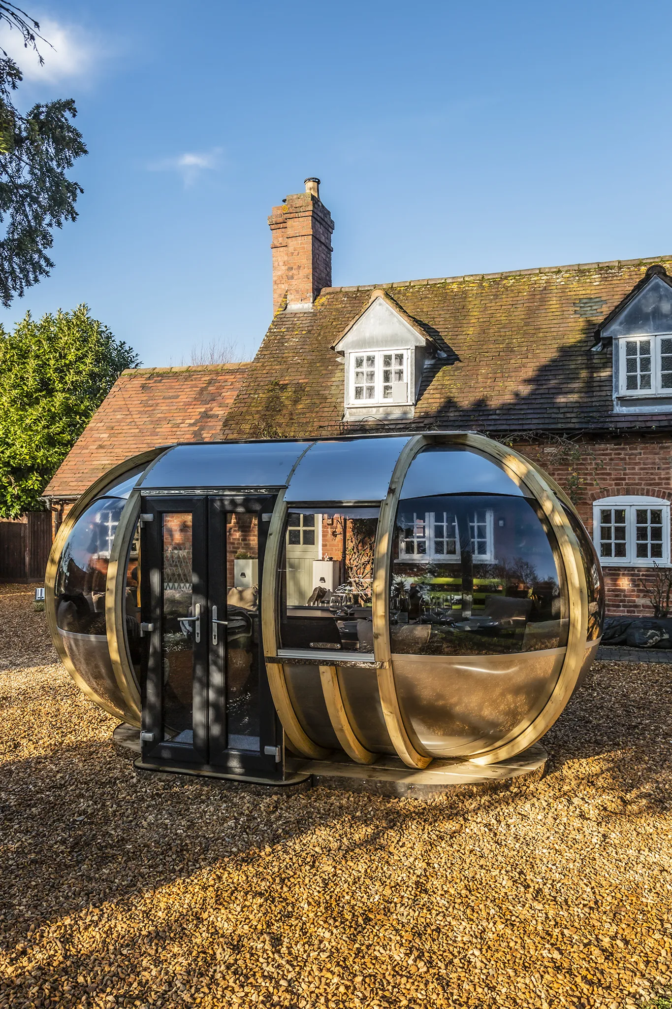 Off-Set Oval Pod